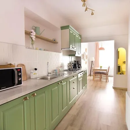 Soft Modern Inspiring Flat In The Center Of Moda * איסטמבול